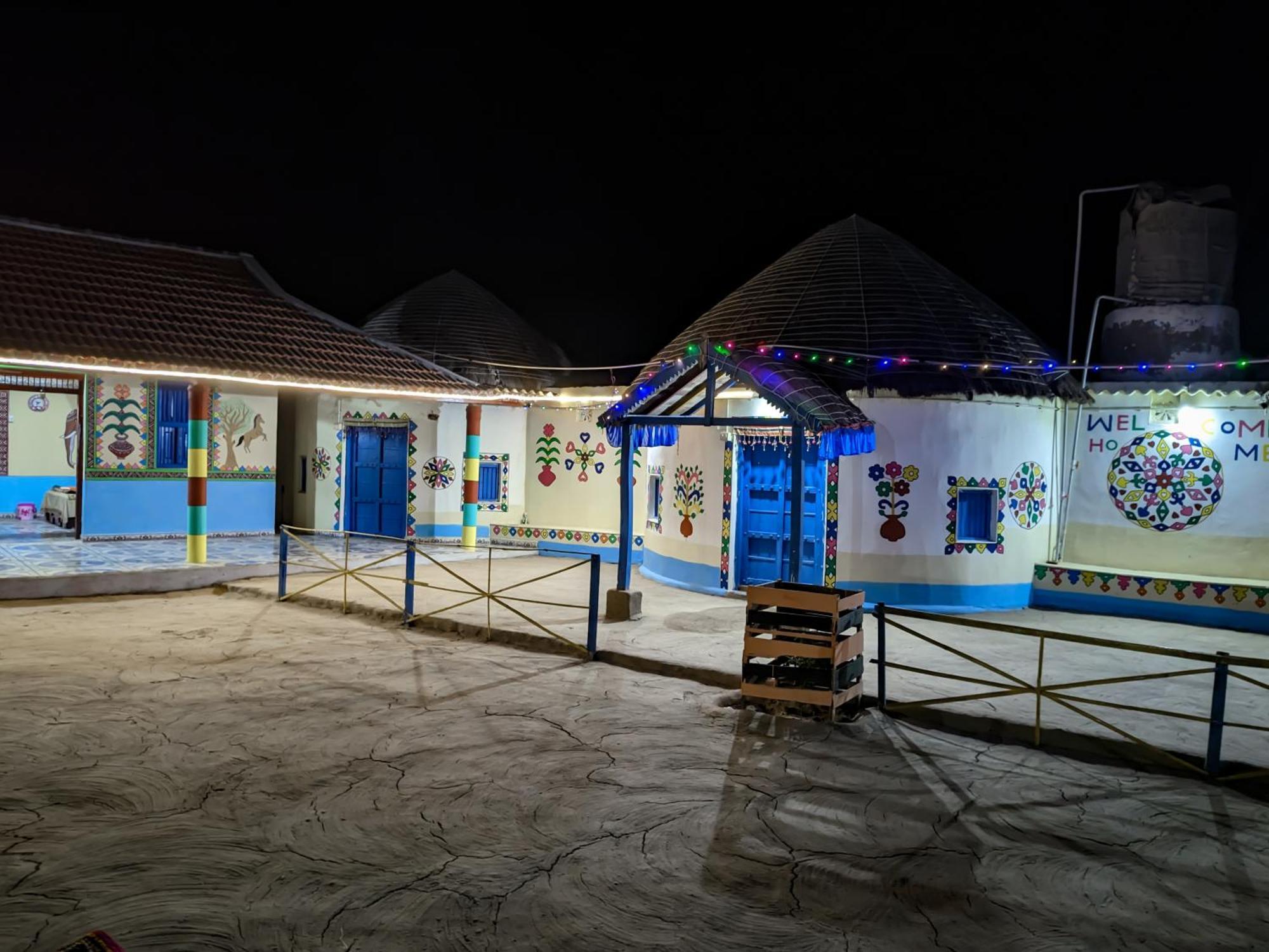 White Land Villagestay Dhordo 外观 照片