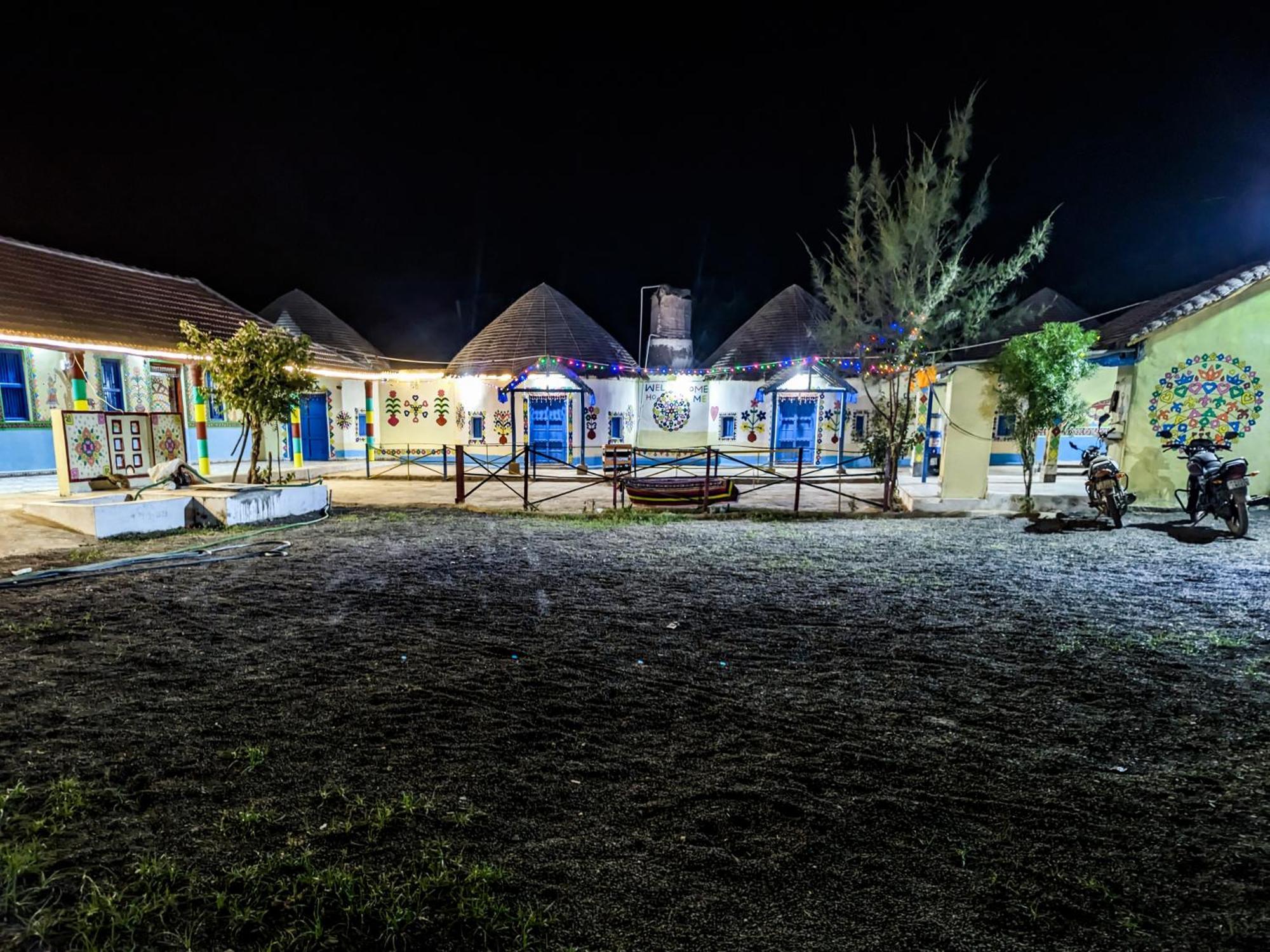 White Land Villagestay Dhordo 外观 照片
