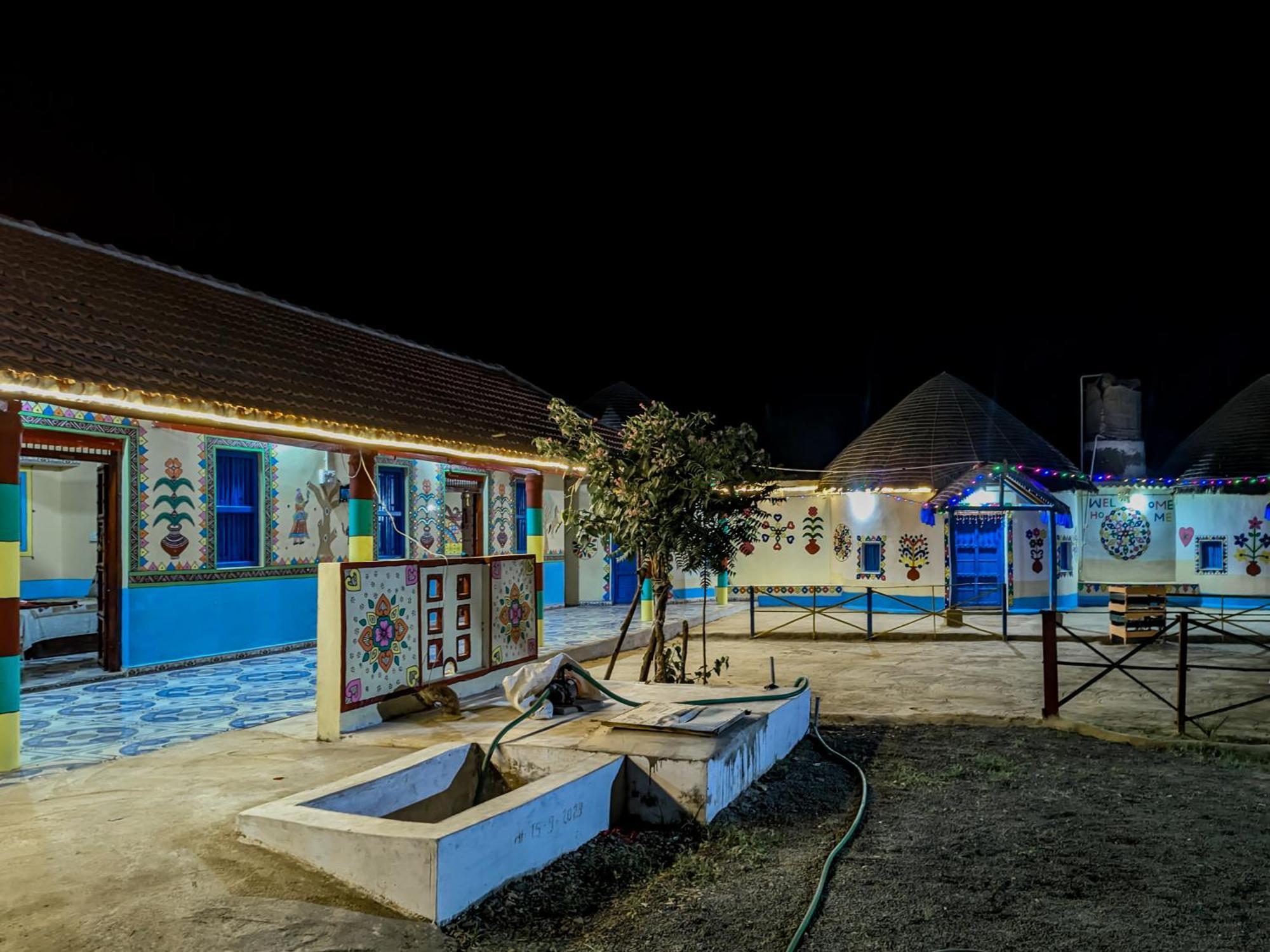 White Land Villagestay Dhordo 外观 照片