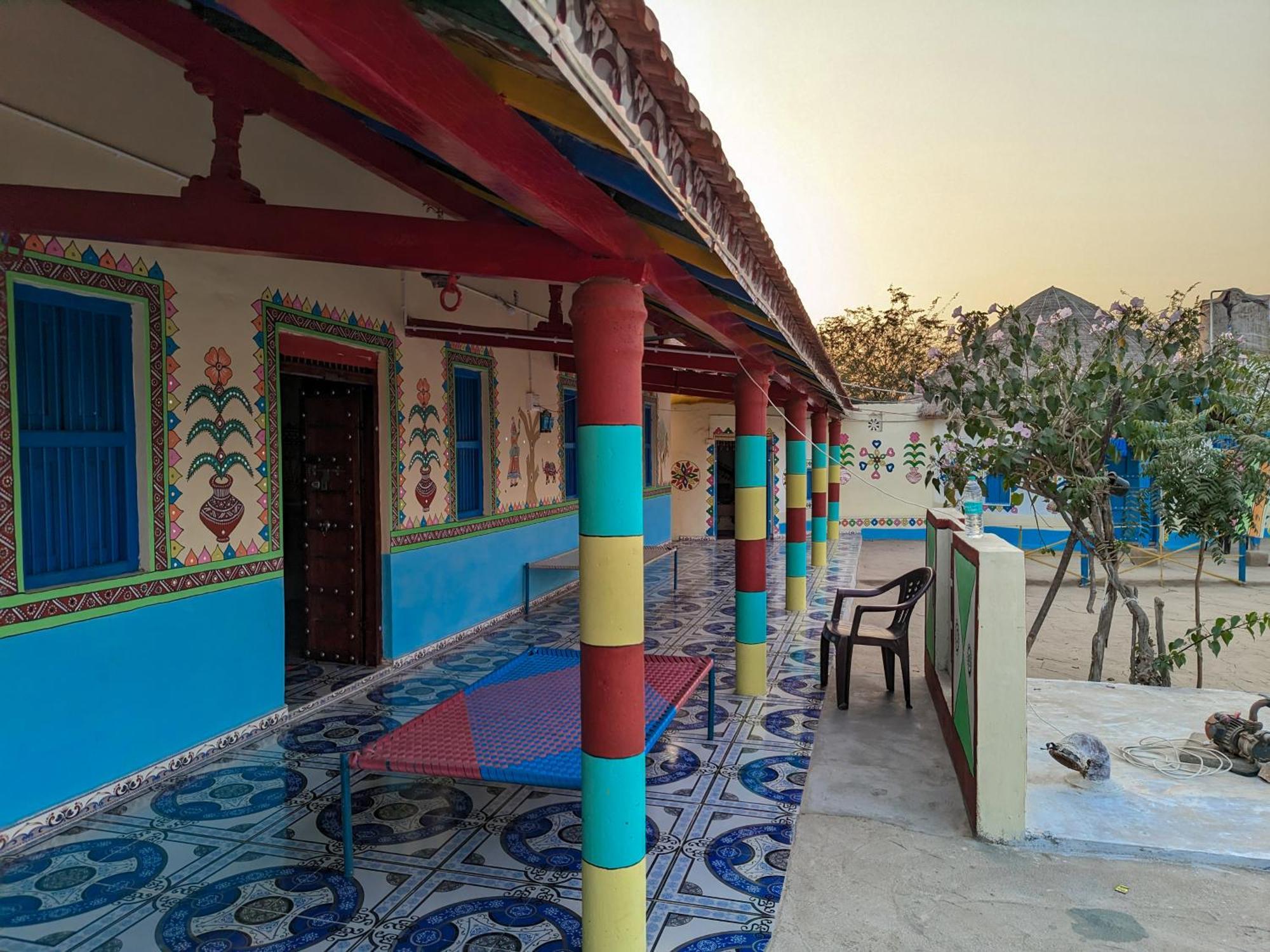 White Land Villagestay Dhordo 外观 照片